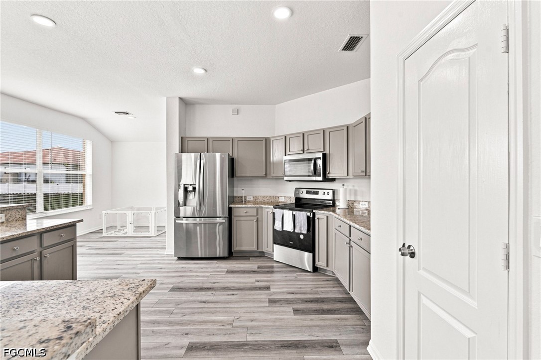 3 Bed SingleFamilyResidence for Sale in Cape Coral, photo 16