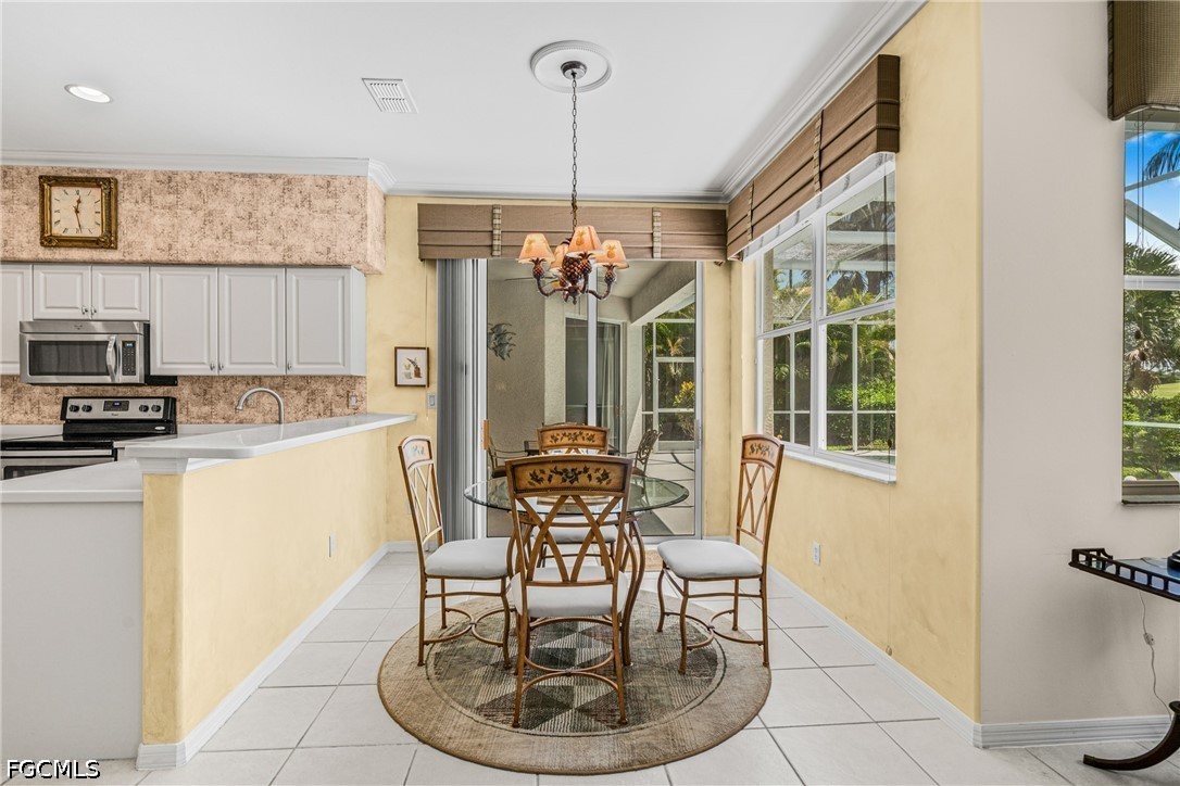 3 Bed Pool Home for Sale in Westminster, photo 16
