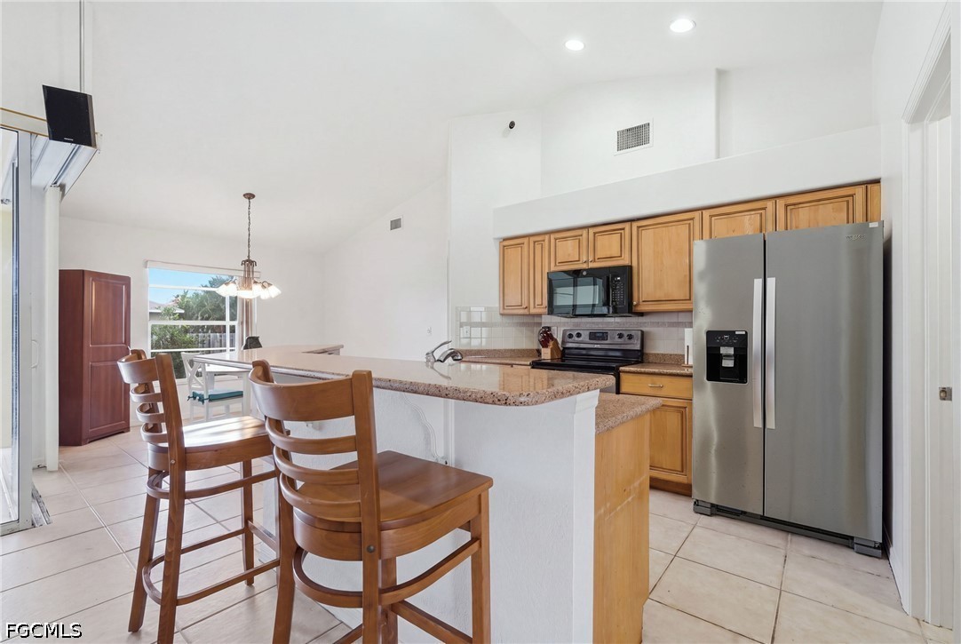 3 Bed Pool Home for Sale in Cape Coral, photo 16