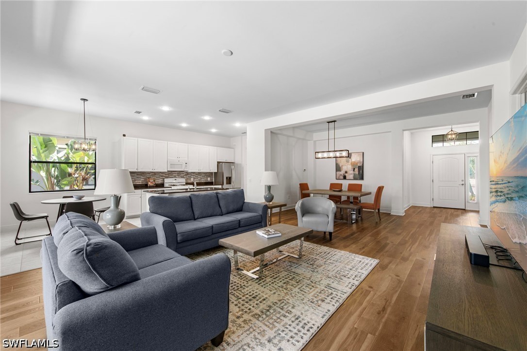 3 Bed SingleFamilyResidence for Sale in Estero, photo 16