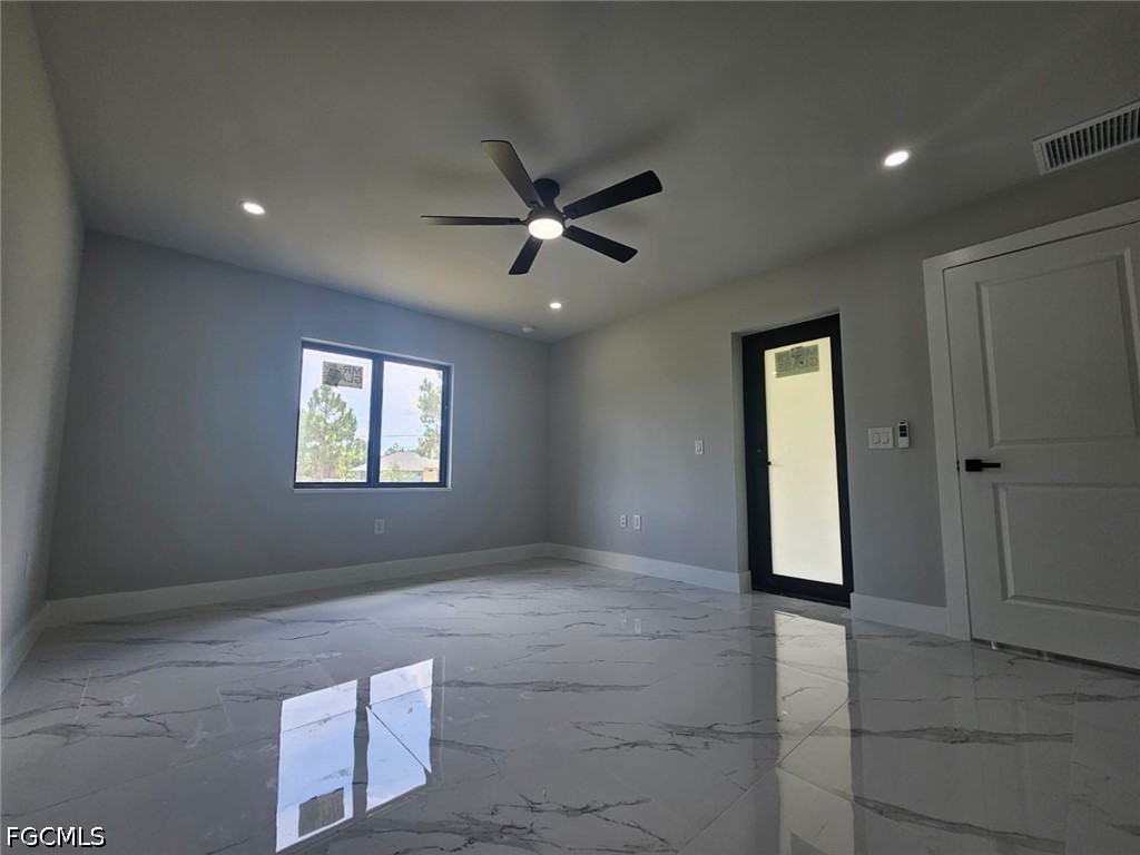 3 Bed SingleFamilyResidence for Sale in Lehigh Acres, photo 16