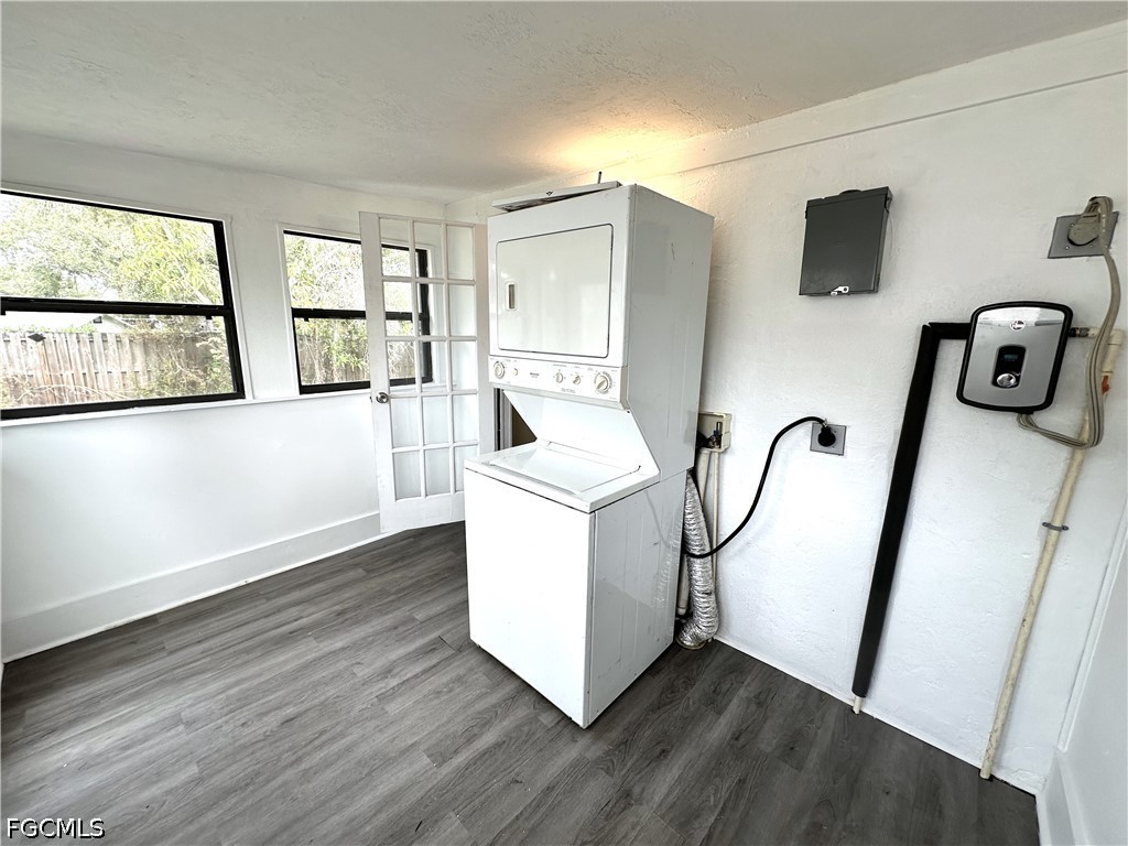 2 Bed SingleFamilyResidence for Sale in Fort Myers, photo 16