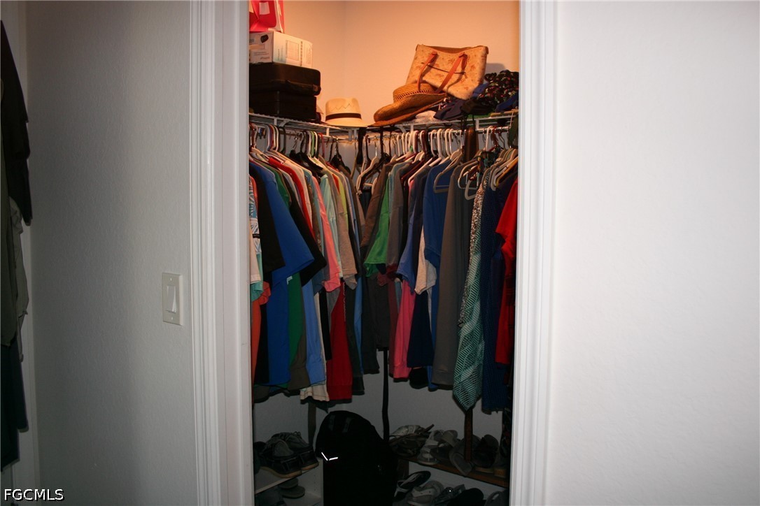 2 Bed SingleFamilyResidence for Sale in North Fort Myers, photo 16