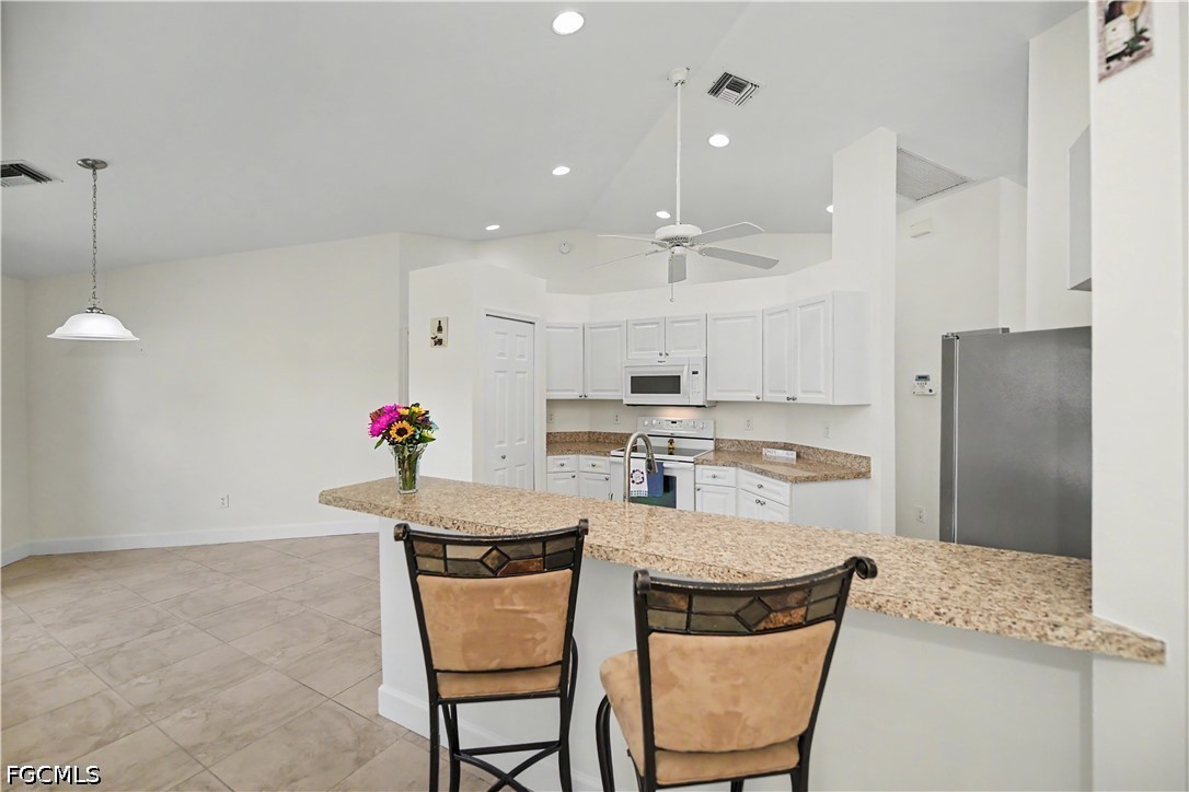 3 Bed SingleFamilyResidence for Sale in Cape Coral, photo 16
