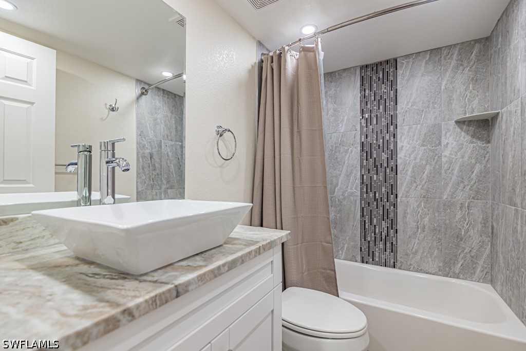 2 Bed Condominium for Sale in Naples, photo 16