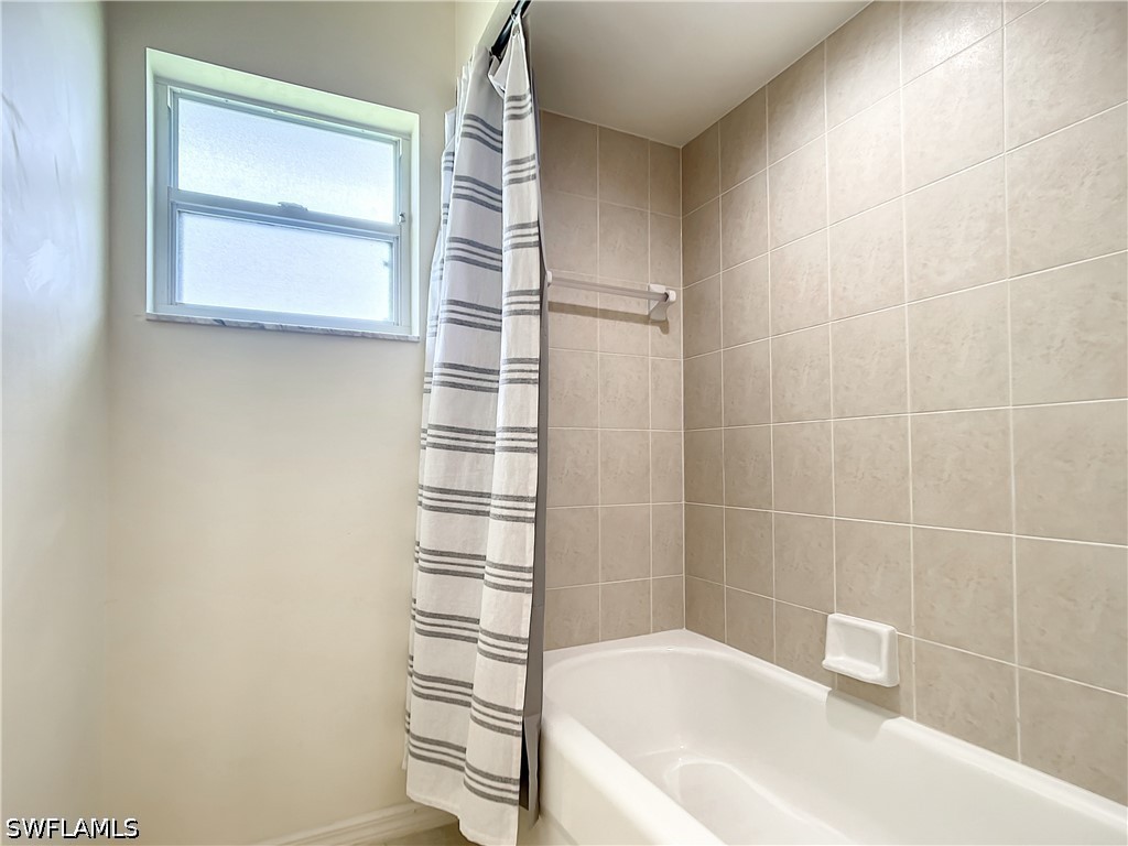 3 Bed SingleFamilyResidence for Sale in Cape Coral, photo 16
