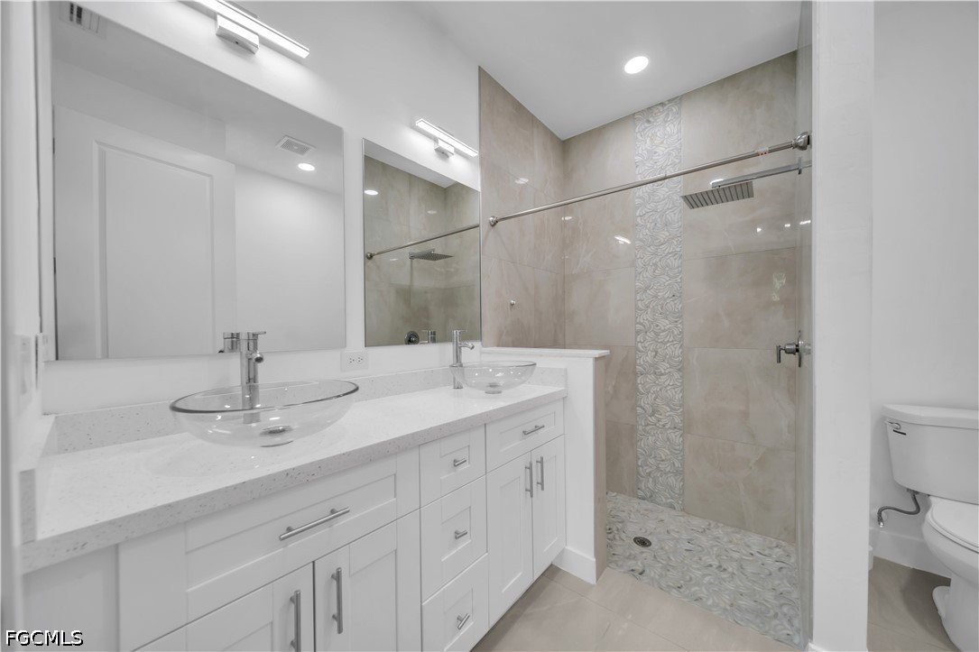 3 Bed SingleFamilyResidence for Sale in Lehigh Acres, photo 16