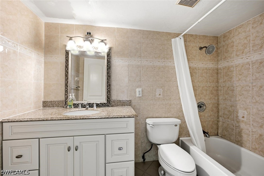 3 Bed SingleFamilyResidence for Sale in Naples, photo 16
