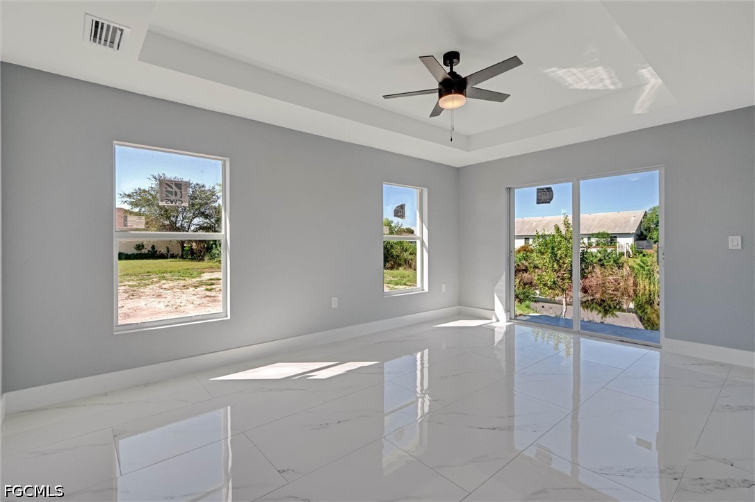 4 Bed Waterfront Home for Sale in Gator Circle, photo 16