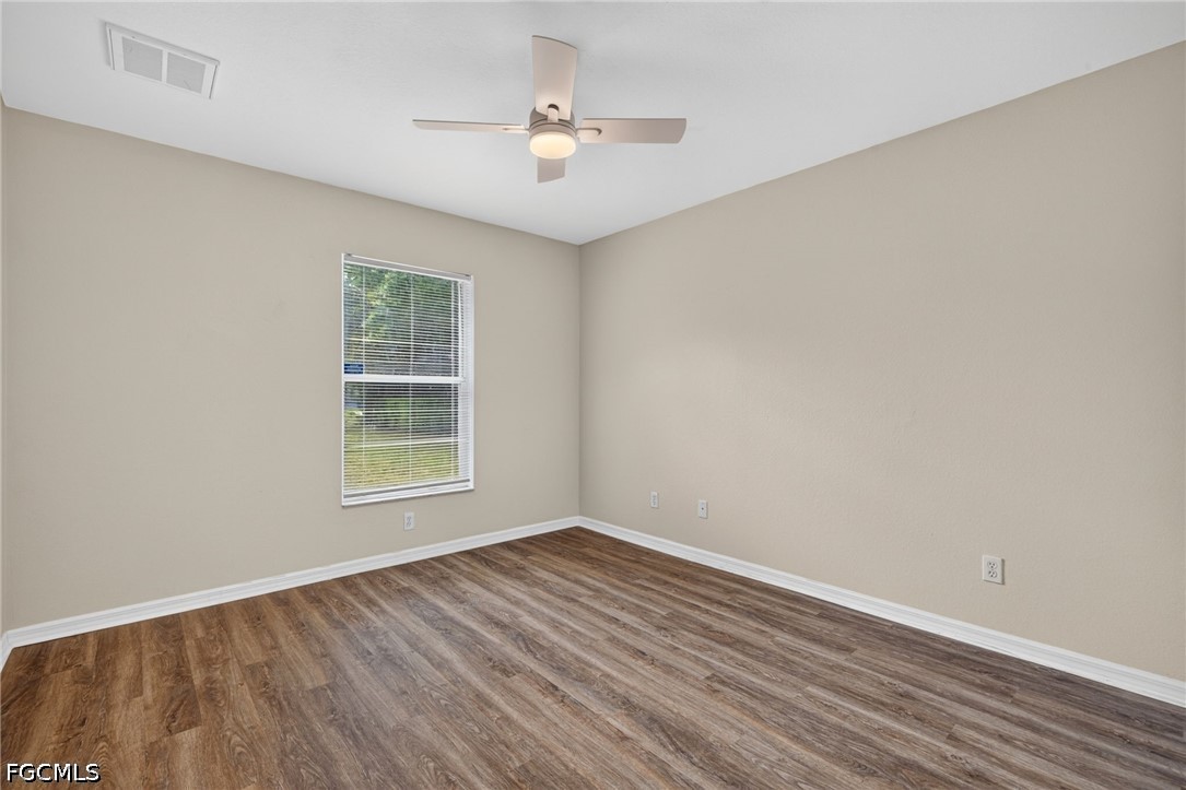 3 Bed SingleFamilyResidence for Sale in Cape Coral, photo 16