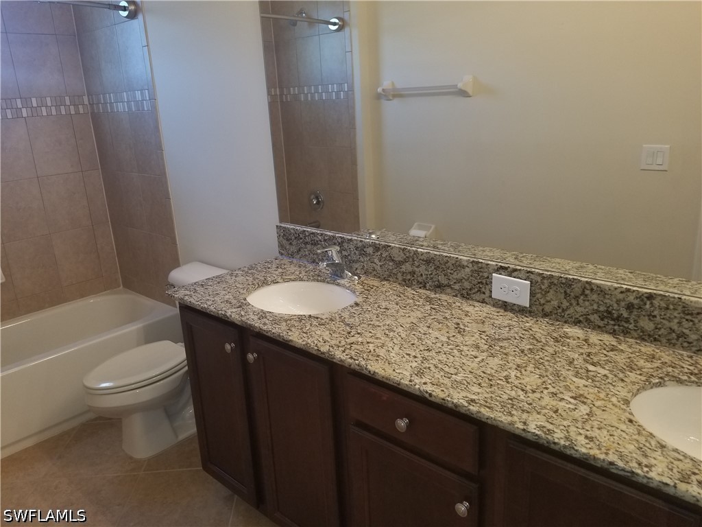 4 Bed Waterfront Home for Sale in Fort Myers, photo 16