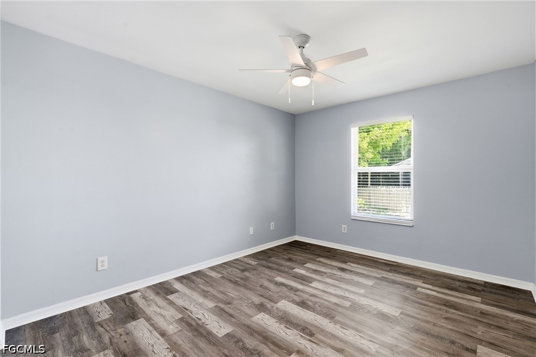 2 Bed SingleFamilyResidence for Sale in North Fort Myers, photo 16