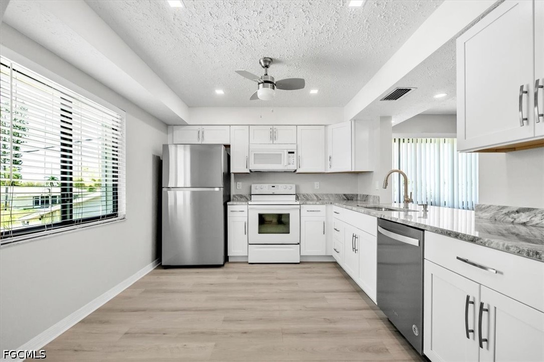 2 Bed Waterfront Home for Sale in Cape Coral, photo 16