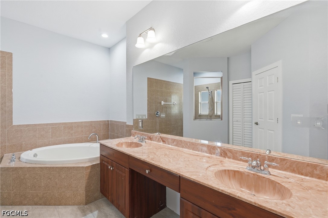 3 Bed SingleFamilyResidence for Sale in Port Labelle, photo 16