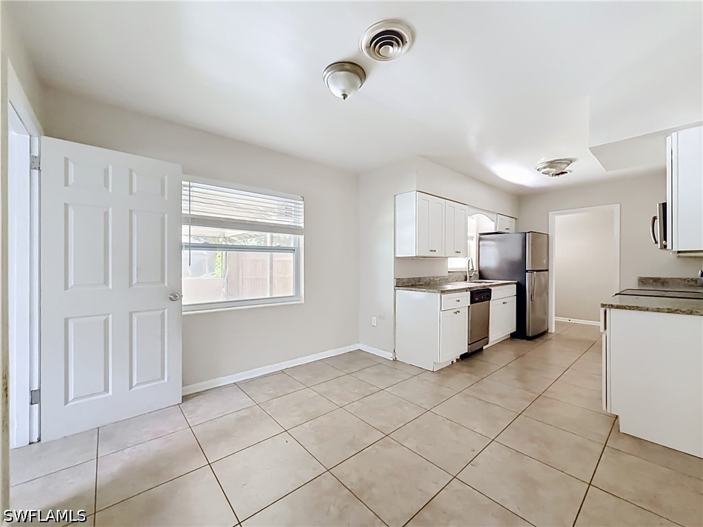 4 Bed SingleFamilyResidence for Sale in Not Applicable, photo 16