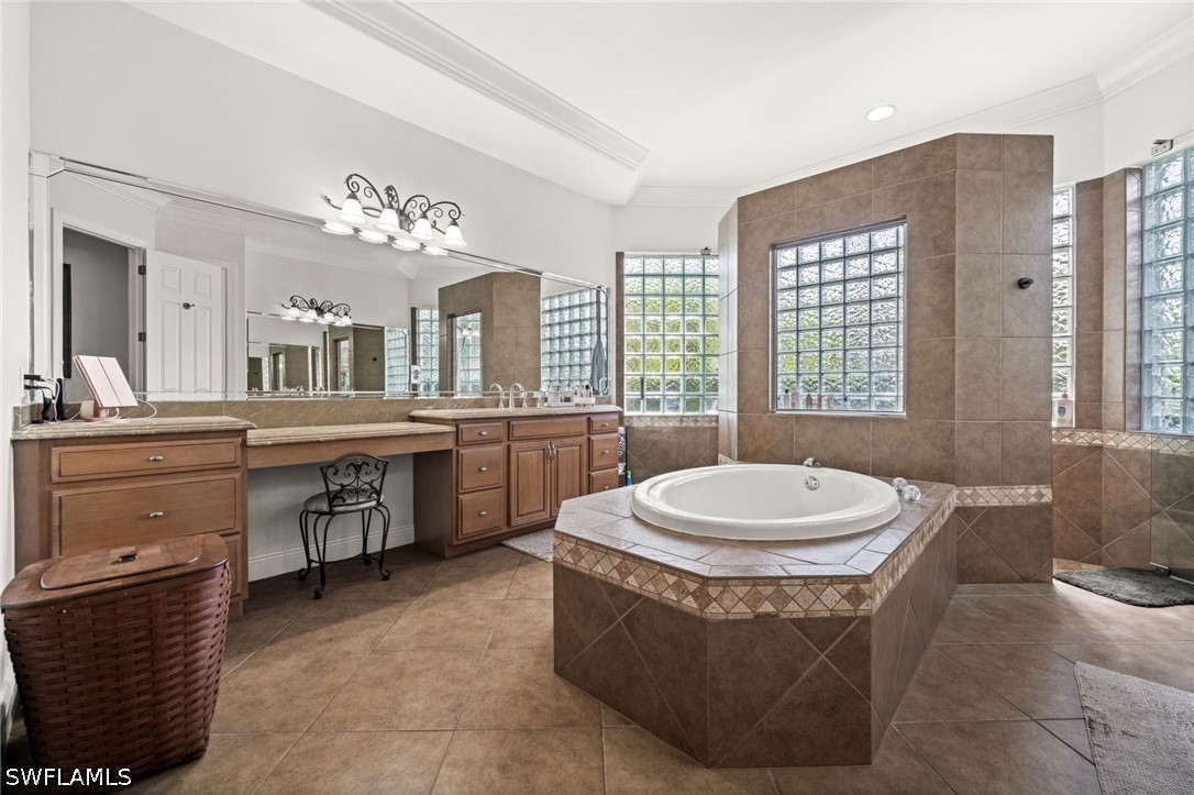 5 Bed SingleFamilyResidence for Sale in Belle Lago, photo 16