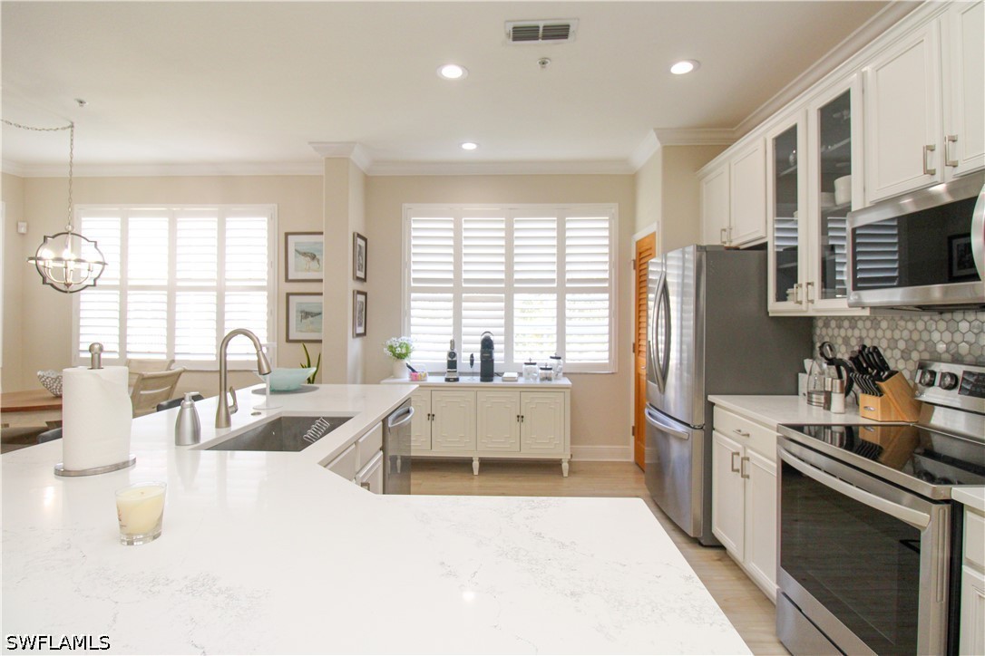 3 Bed Condominium for Sale in Lake Barrington, photo 16