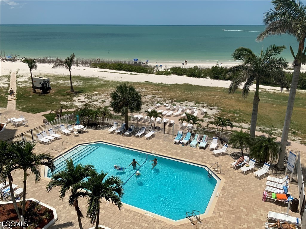 1 Bed Waterfront Home for Sale in Fort Myers Beach, photo 16