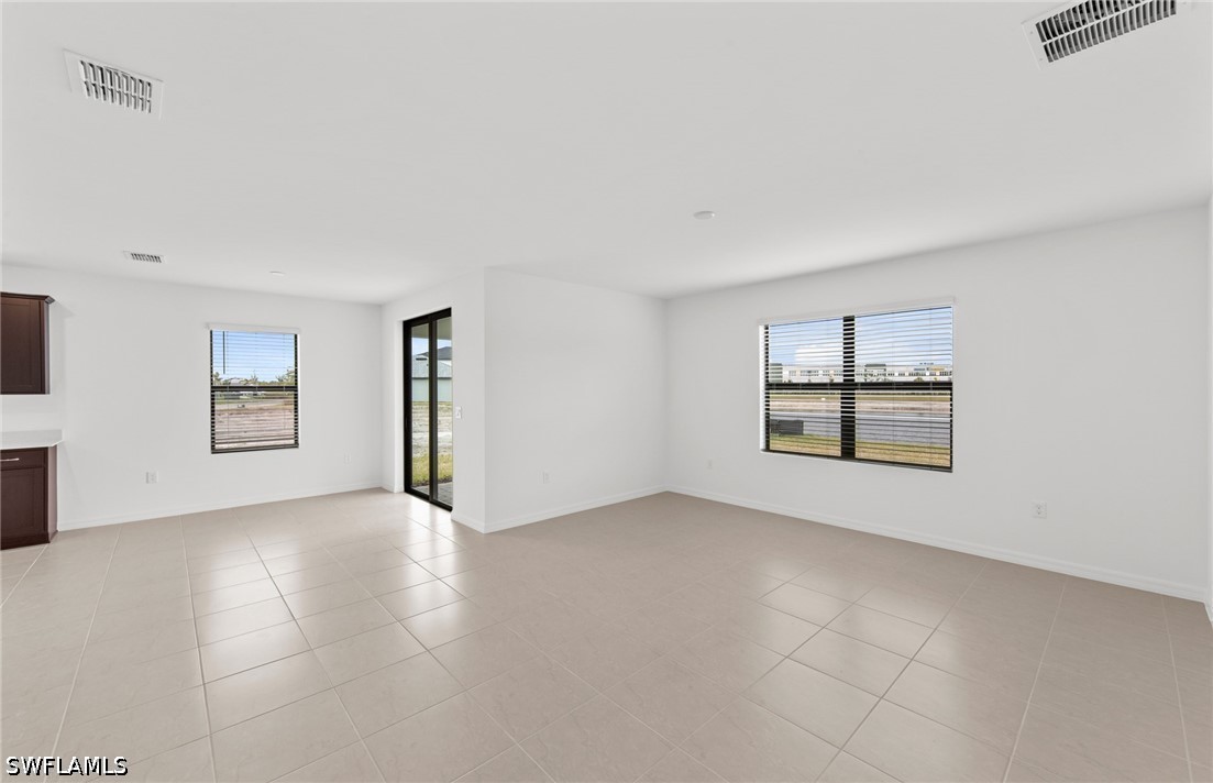 4 Bed SingleFamilyResidence for Sale in Whispering Lakes, photo 16