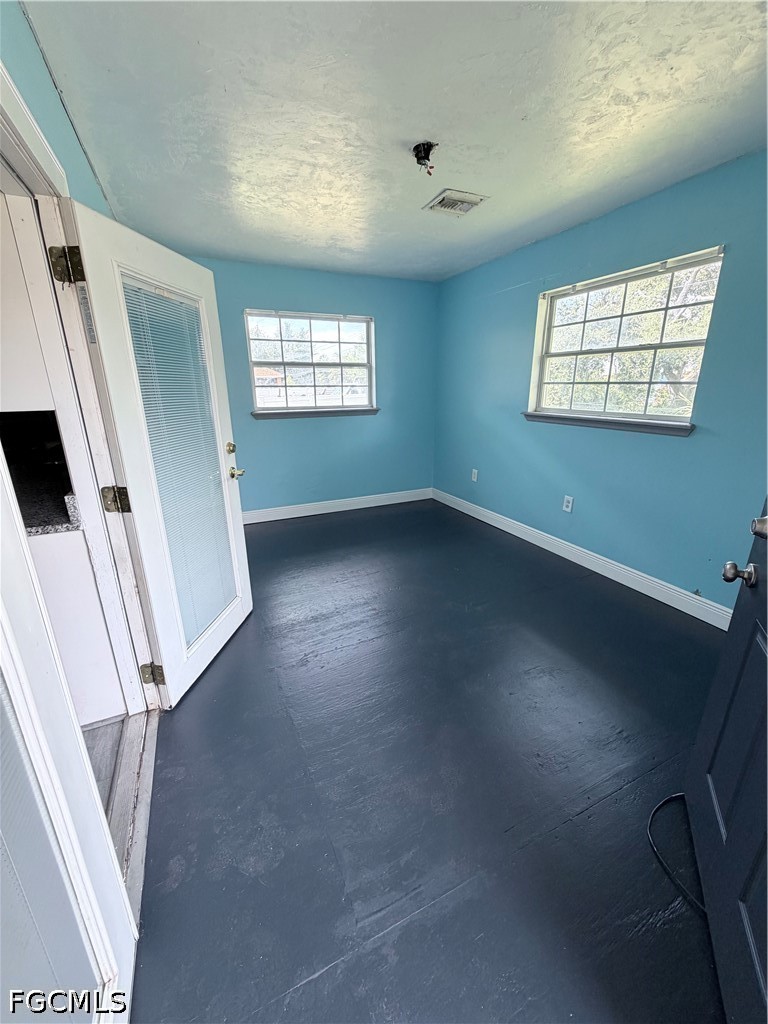 3 Bed SingleFamilyResidence for Sale in Cape Coral, photo 16