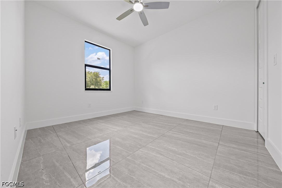 3 Bed SingleFamilyResidence for Sale in Lehigh Acres, photo 16