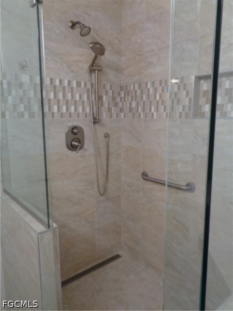 3 Bed SingleFamilyResidence for Sale in Royal Woods, photo 16