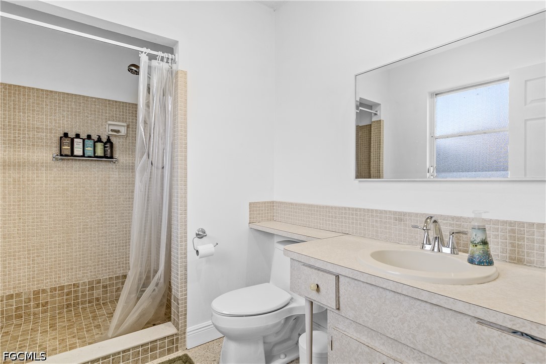 2 Bed SingleFamilyResidence for Sale in Cape Coral, photo 16