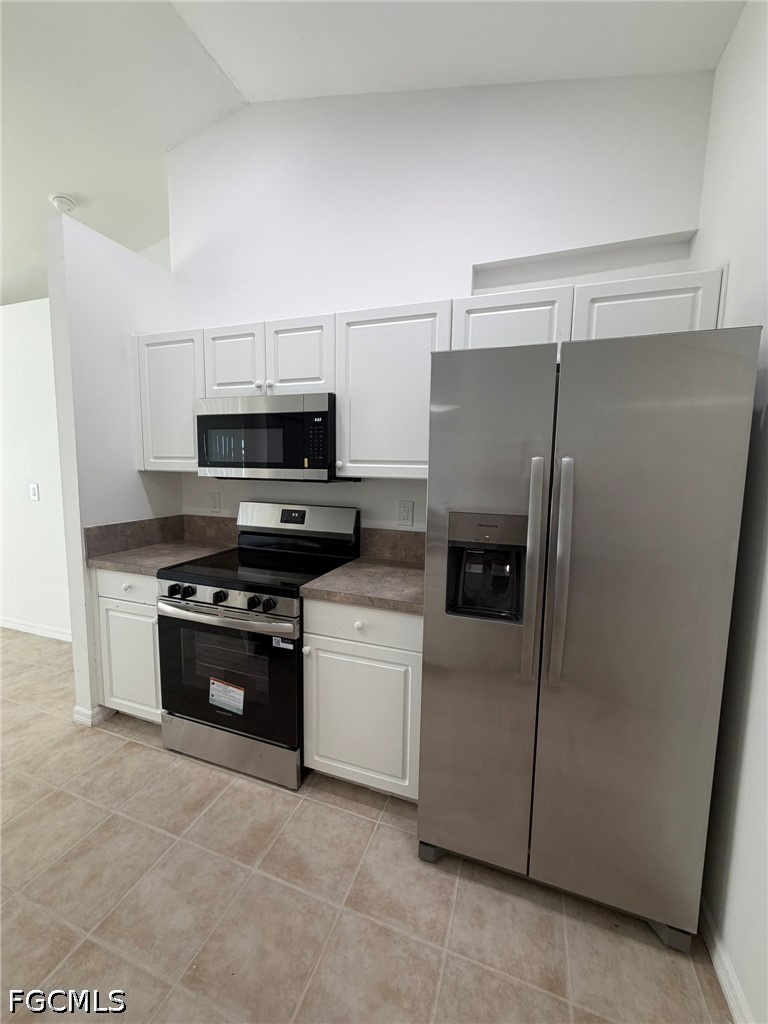 3 Bed SingleFamilyResidence for Sale in Cape Coral, photo 16