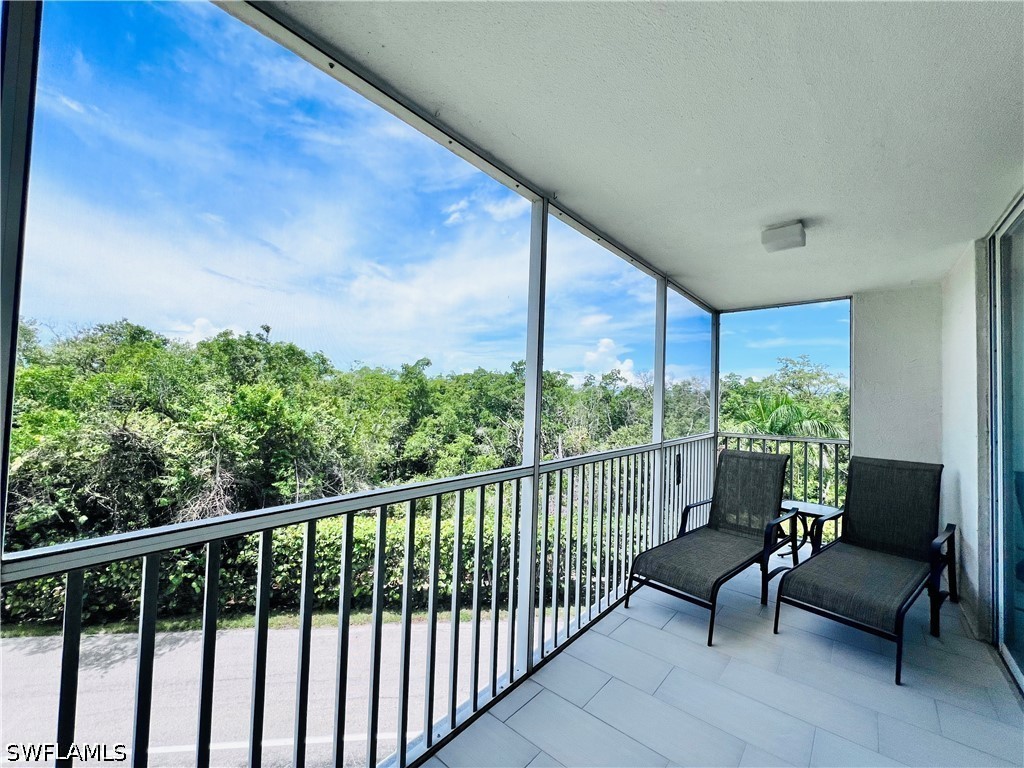 2 Bed Waterfront Home for Sale in Naples, photo 16