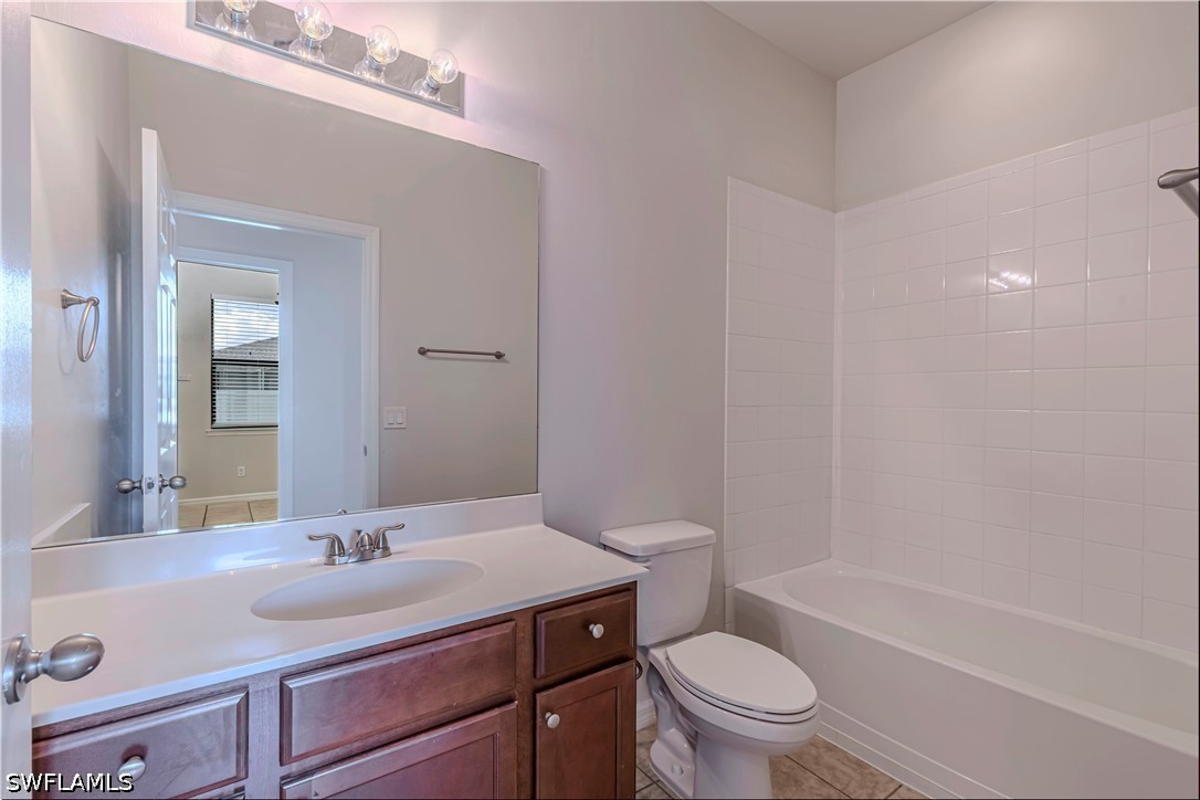 4 Bed SingleFamilyResidence for Sale in Cape Coral, photo 16