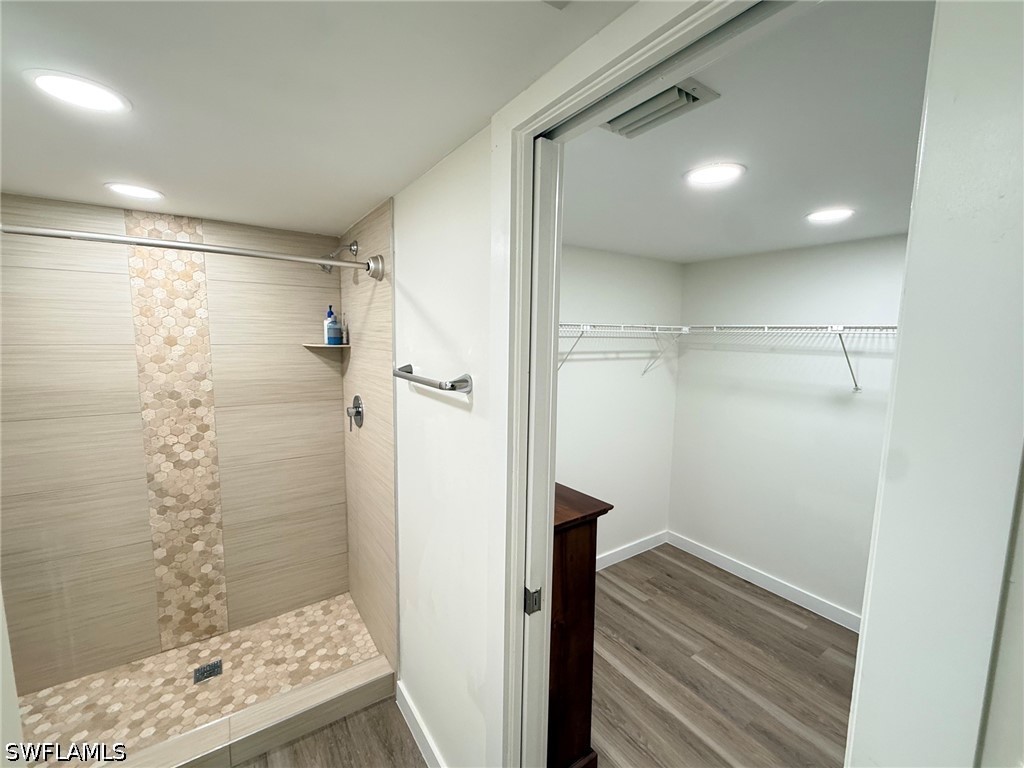 2 Bed Condominium for Sale in Naples, photo 16