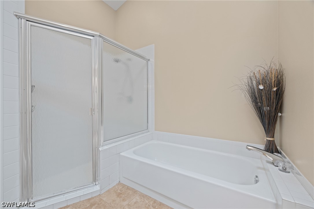3 Bed Pool Home for Sale in Berkshire Lakes, photo 16