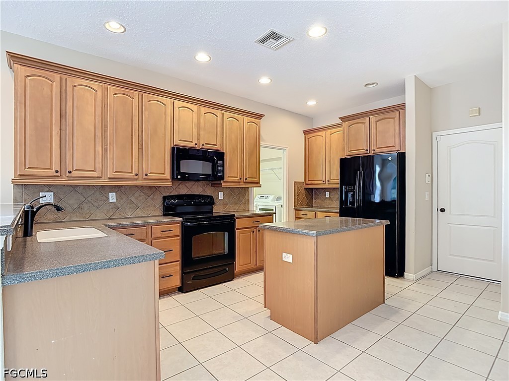 5 Bed Pool Home for Sale in Promenade West, photo 16