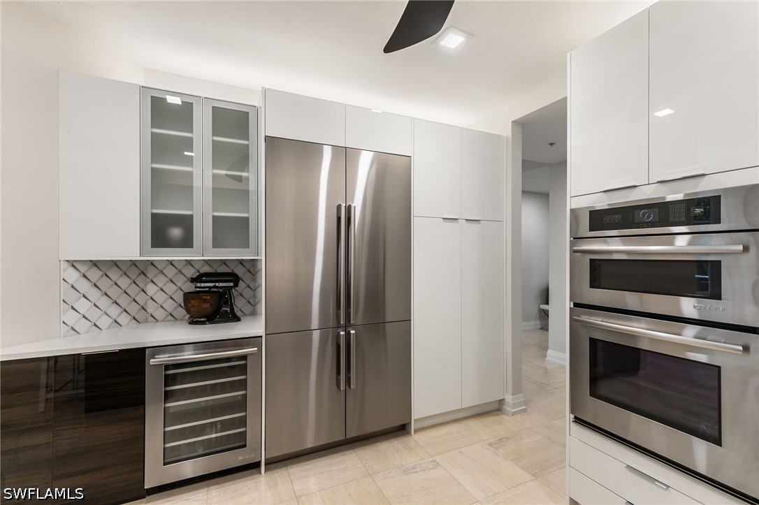 3 Bed Condominium for Sale in Colonade, photo 16
