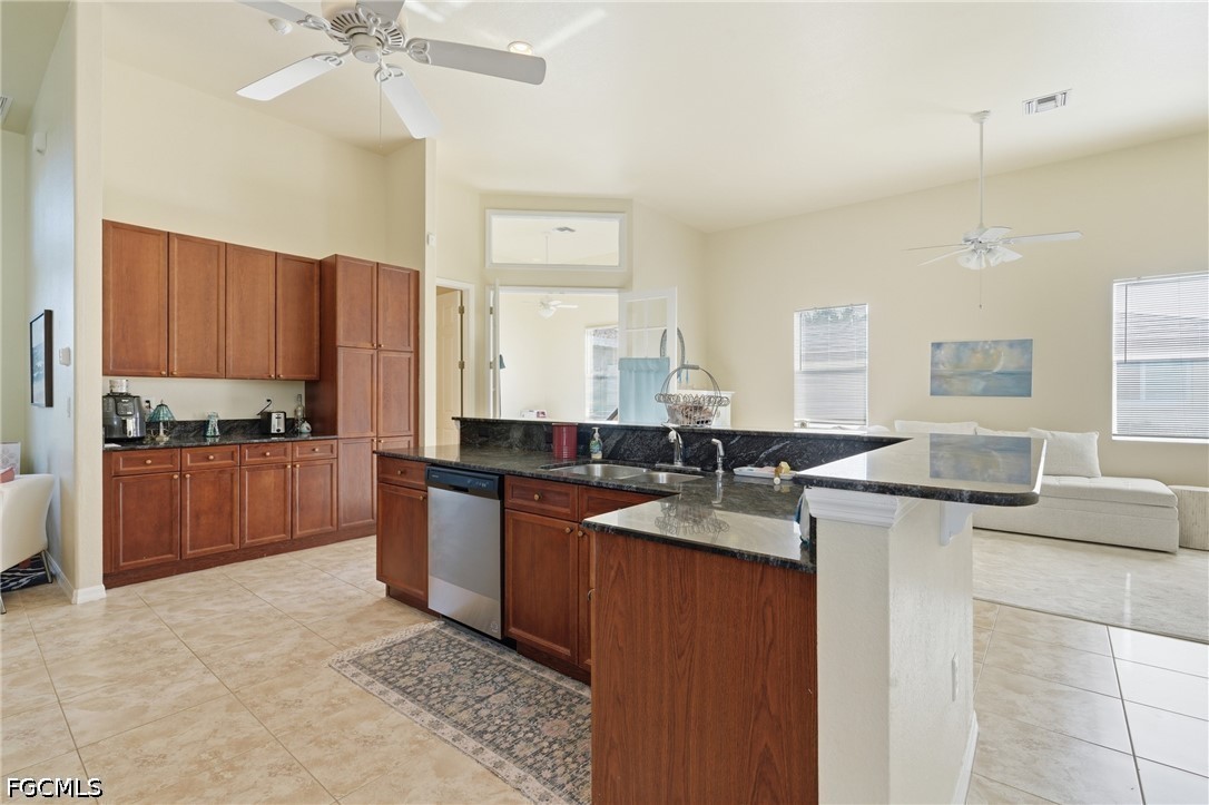 3 Bed Pool Home for Sale in Cape Coral, photo 16