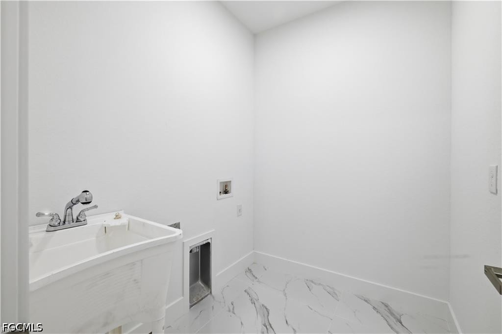 4 Bed SingleFamilyResidence for Sale in Lehigh Acres, photo 16