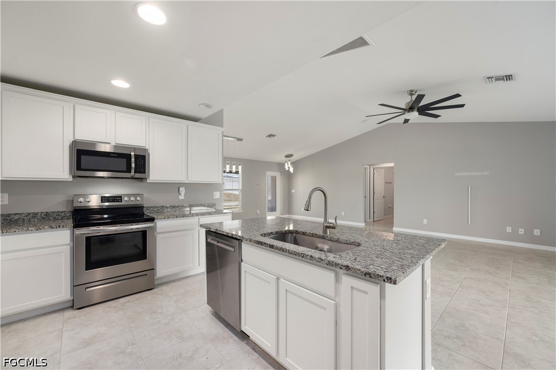 4 Bed SingleFamilyResidence for Sale in Cape Coral, photo 16