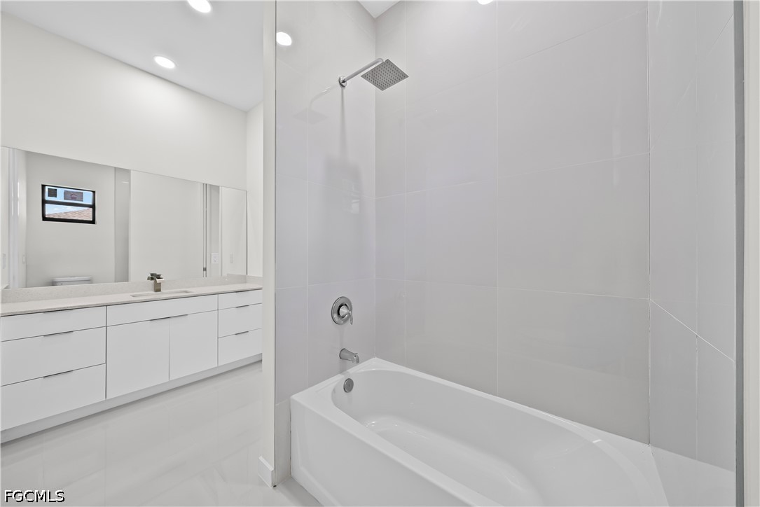 4 Bed SingleFamilyResidence for Sale in Lehigh Acres, photo 16