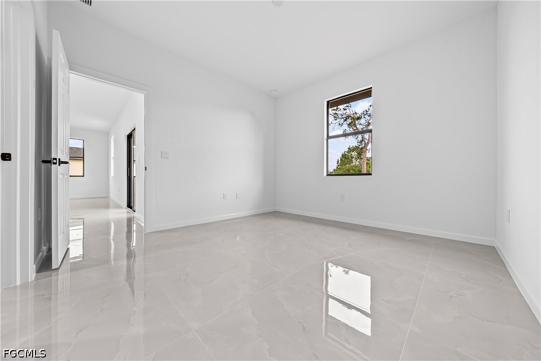 3 Bed SingleFamilyResidence for Sale in Lehigh Acres, photo 16
