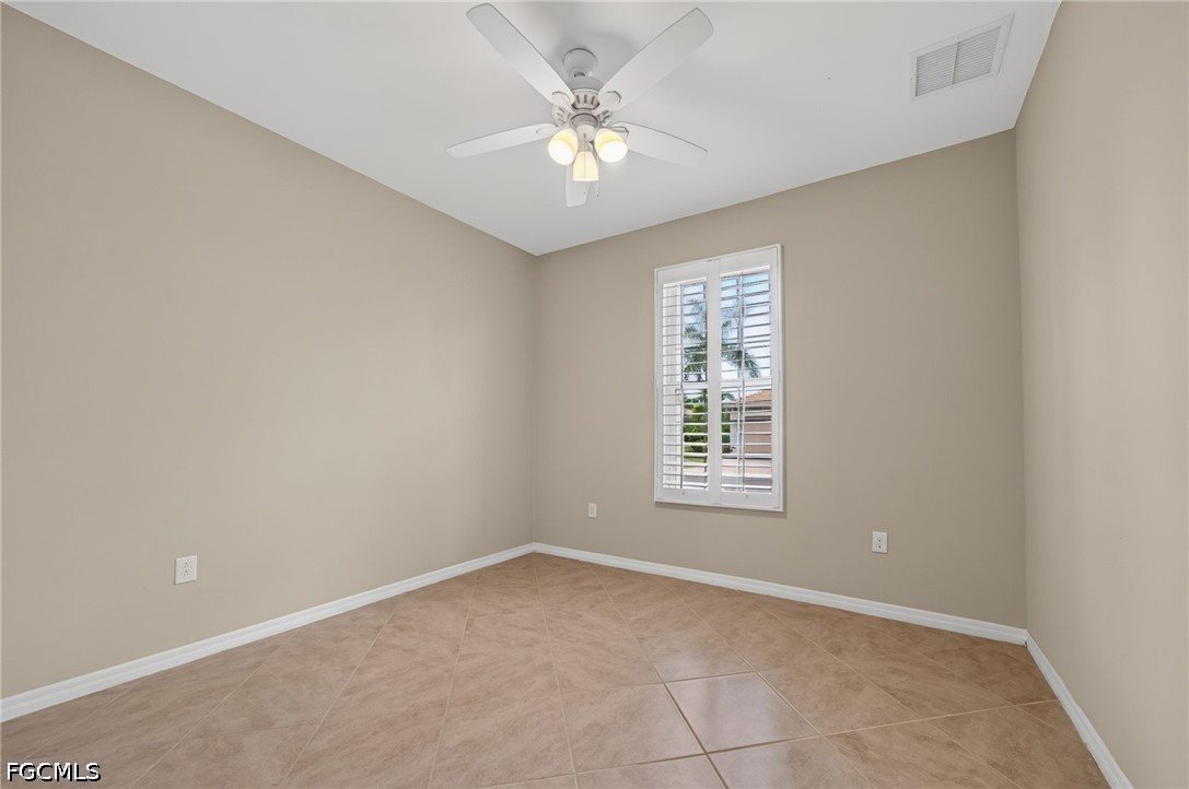 4 Bed SingleFamilyResidence for Sale in Venetian Pointe, photo 16