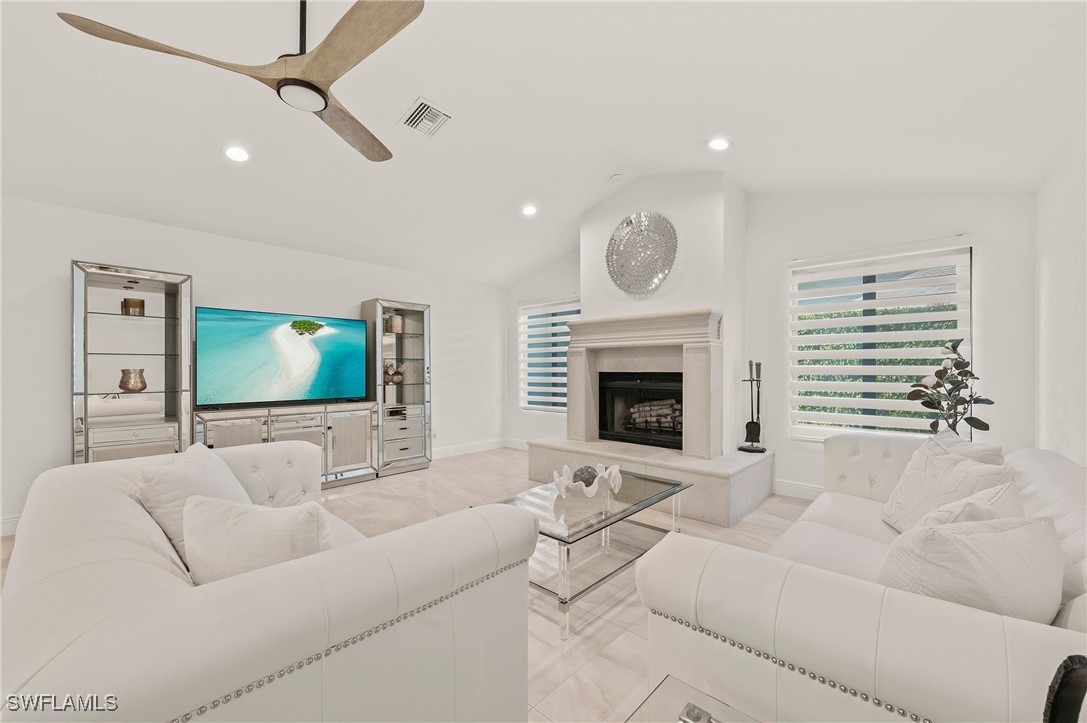 3 Bed Pool Home for Sale in Kings Lake, photo 17