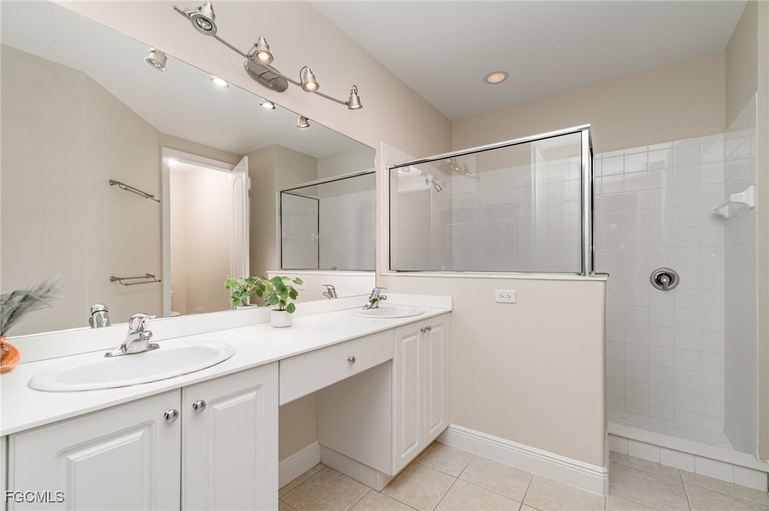 3 Bed Condominium for Sale in Jonathans Bay, photo 17