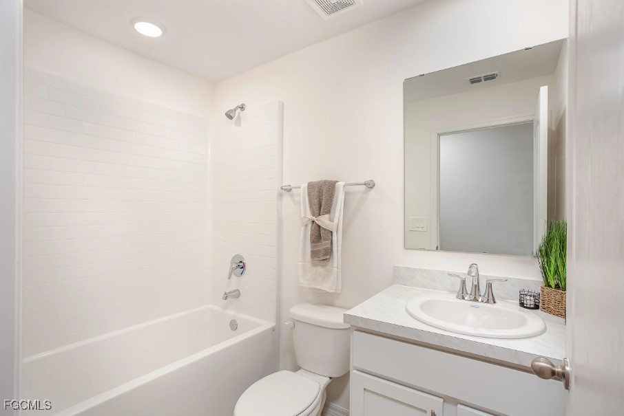 4 Bed SingleFamilyResidence for Sale in Cape Coral, photo 17