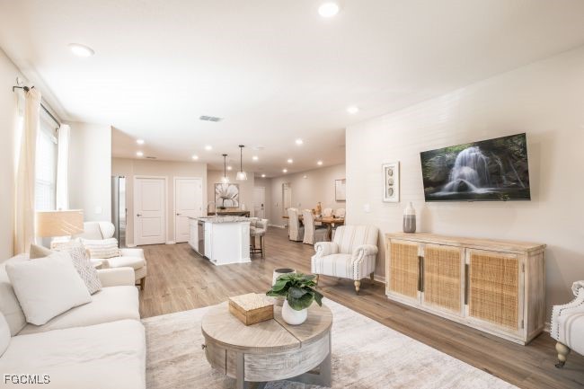 4 Bed SingleFamilyResidence for Sale in Cape Coral, photo 17