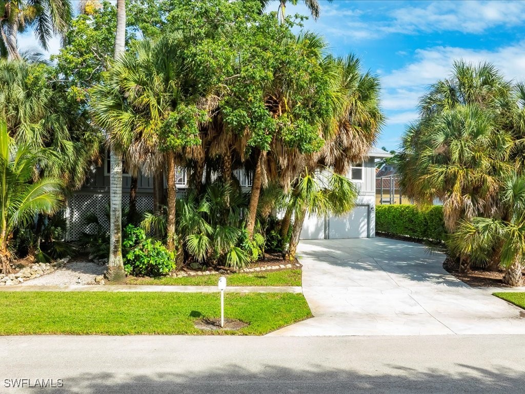 3 Bed Pool Home for Sale in Collier Bay, photo 17