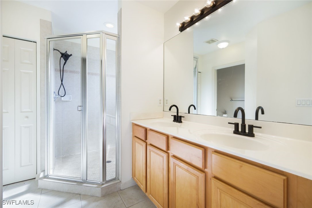 3 Bed Townhouse for Sale in Colonnade At Forum, photo 17