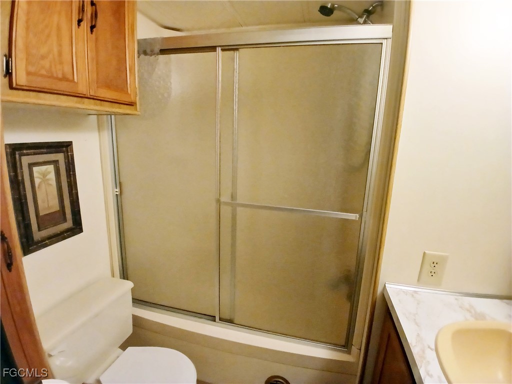 1 Bed ManufacturedHome for Sale in North Fort Myers, photo 17