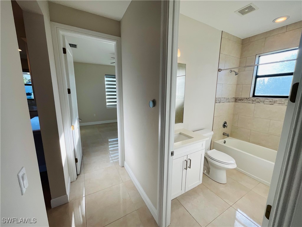 3 Bed SingleFamilyResidence for Sale in Naples, photo 17