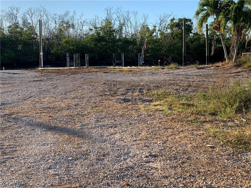 Waterfront Home for Sale in Trailerhaven, photo 17