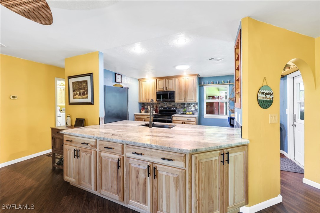 3 Bed Pool Home for Sale in Lehigh Acres, photo 17